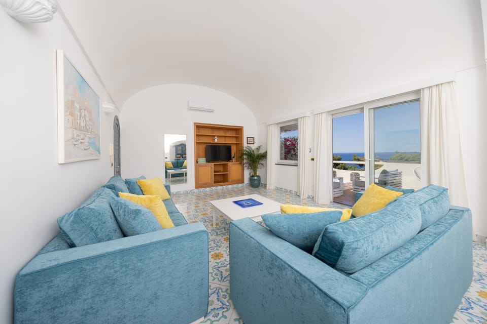 Living room, Sea view