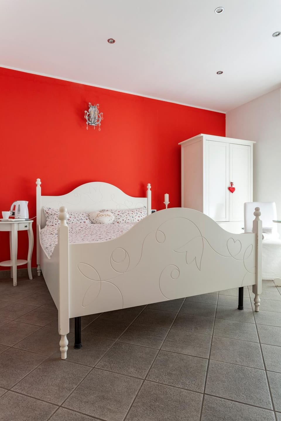 Bed, Photo of the whole room, Bedroom, wardrobe