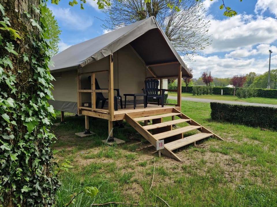 camping les rives du lac Campground/ 
RV Resort in Brittany