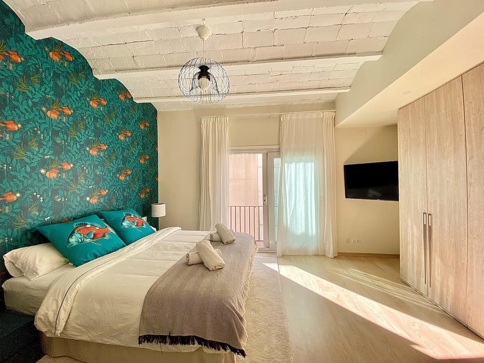 Bed, Photo of the whole room, Bedroom