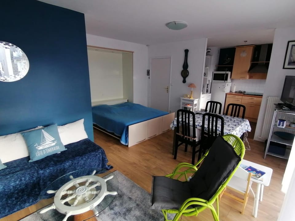 Studio proche mer Apartment in Dinard