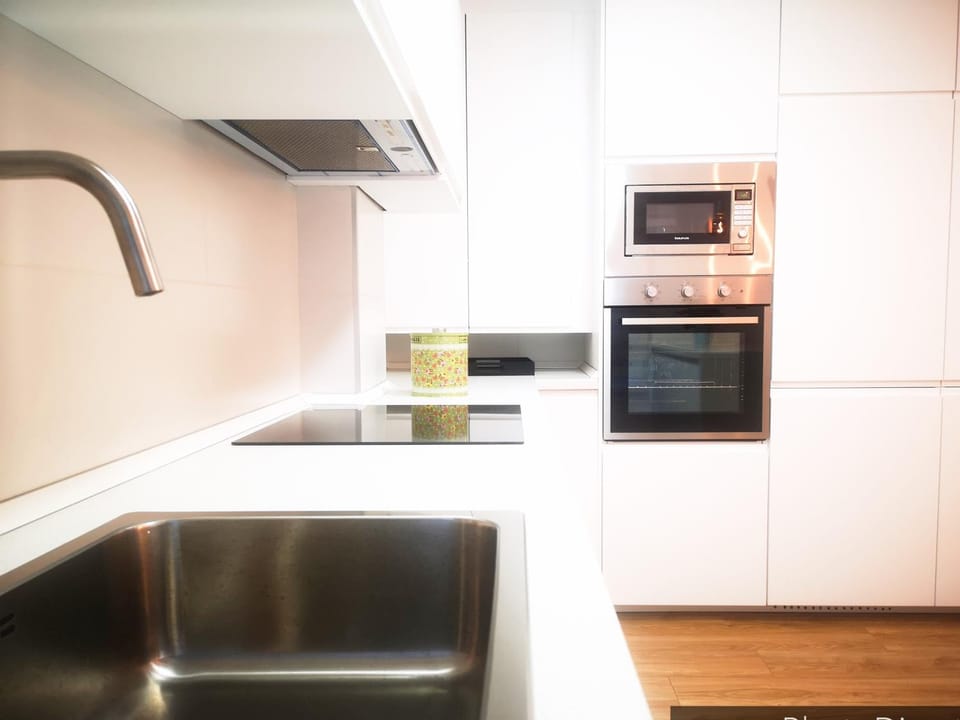 Coffee/tea facilities, Kitchen or kitchenette, Dining area