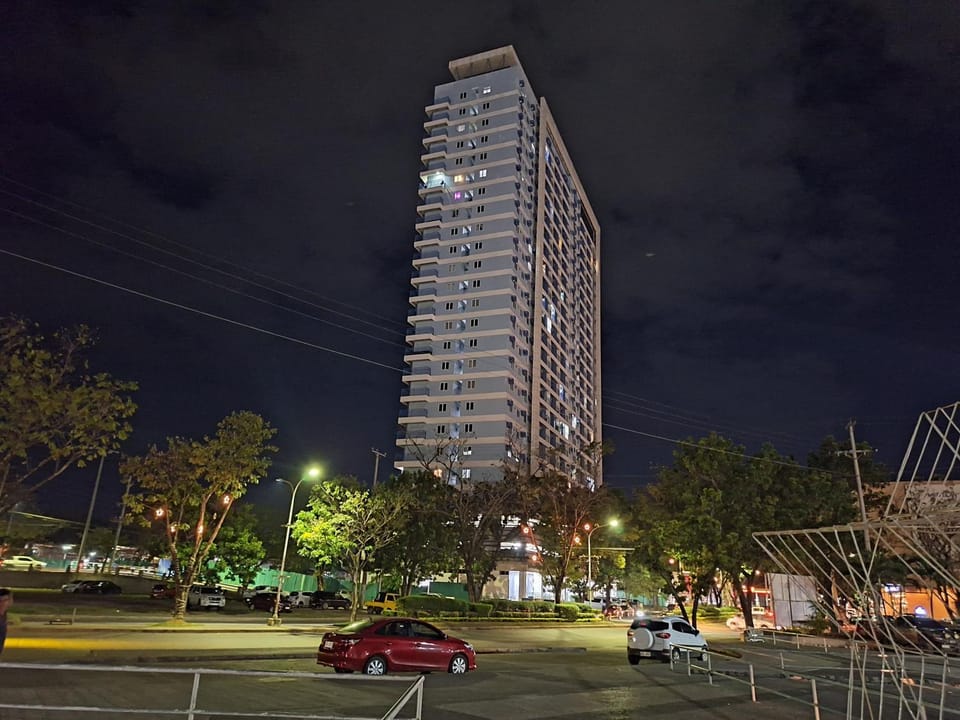 1-Bed - Sleeps 4 with High Rise City View Apartment in Cagayan de Oro