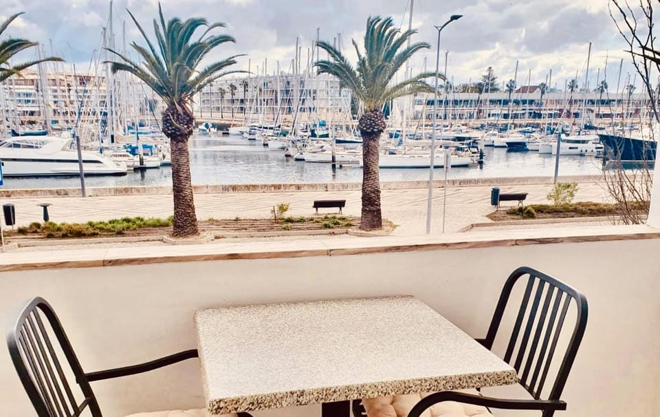 Lagos Marina view apartment near beaches and shops Apartment in Lagos