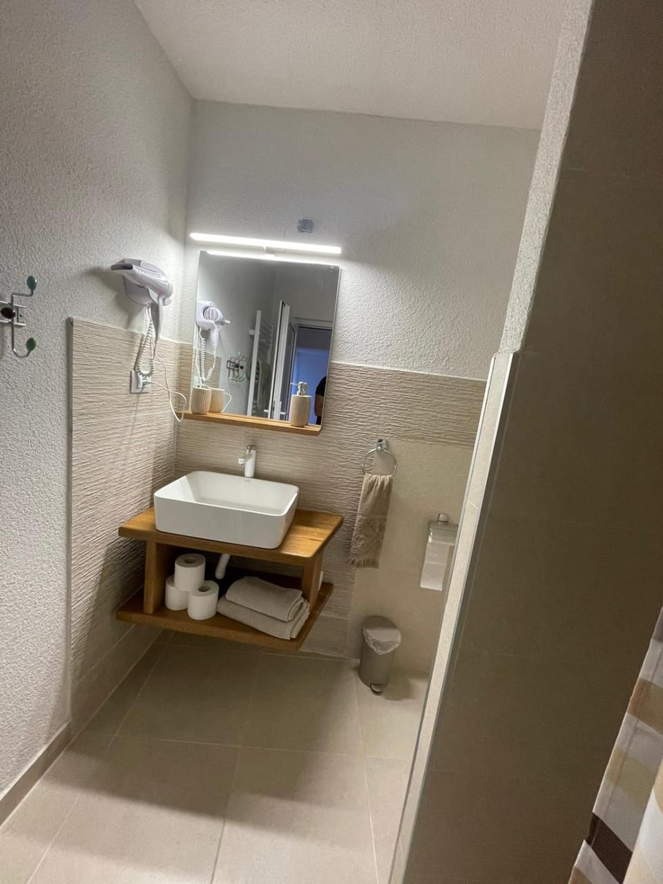 Shower, Toilet, Bathroom, heating