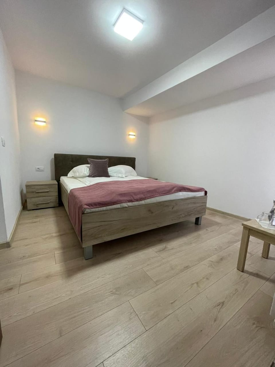 TV and multimedia, Photo of the whole room, Bedroom, Inner courtyard view
