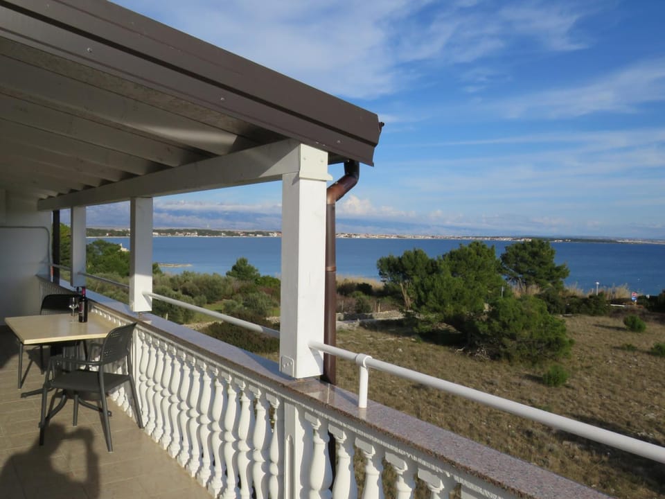 Apartman Vir Gogo br 4 Apartment in Zadar County