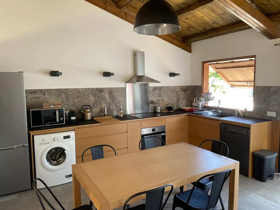 Kitchen or kitchenette, On site, dishwasher, pet friendly, washing machine