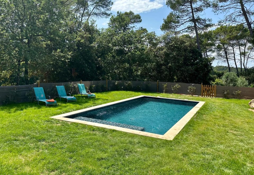 Swimming pool, Swimming pool