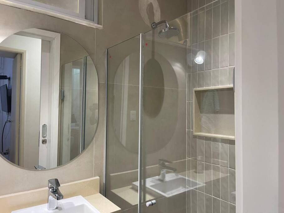 Shower, Bathroom, towels
