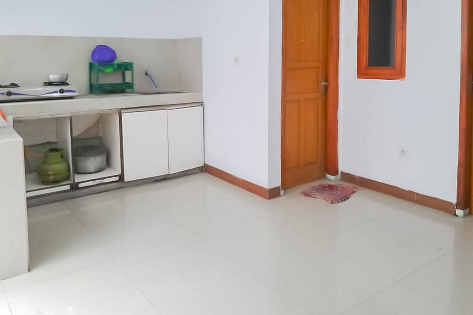 Kitchen or kitchenette, Communal kitchen