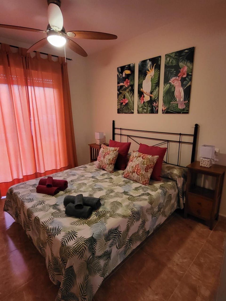 Bed, Photo of the whole room, Bedroom