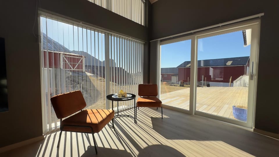 Living room, Seating area, Mountain view