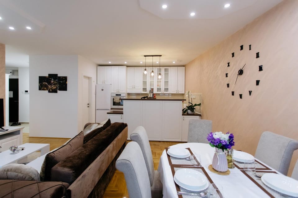 Living room, Dining area, kitchen