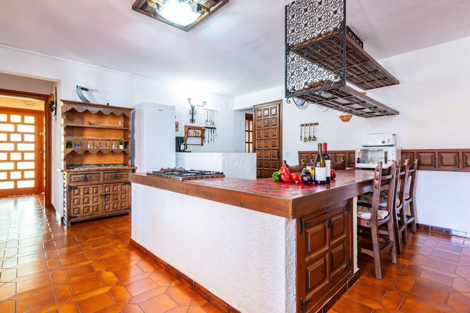 Property building, Kitchen or kitchenette, Living room