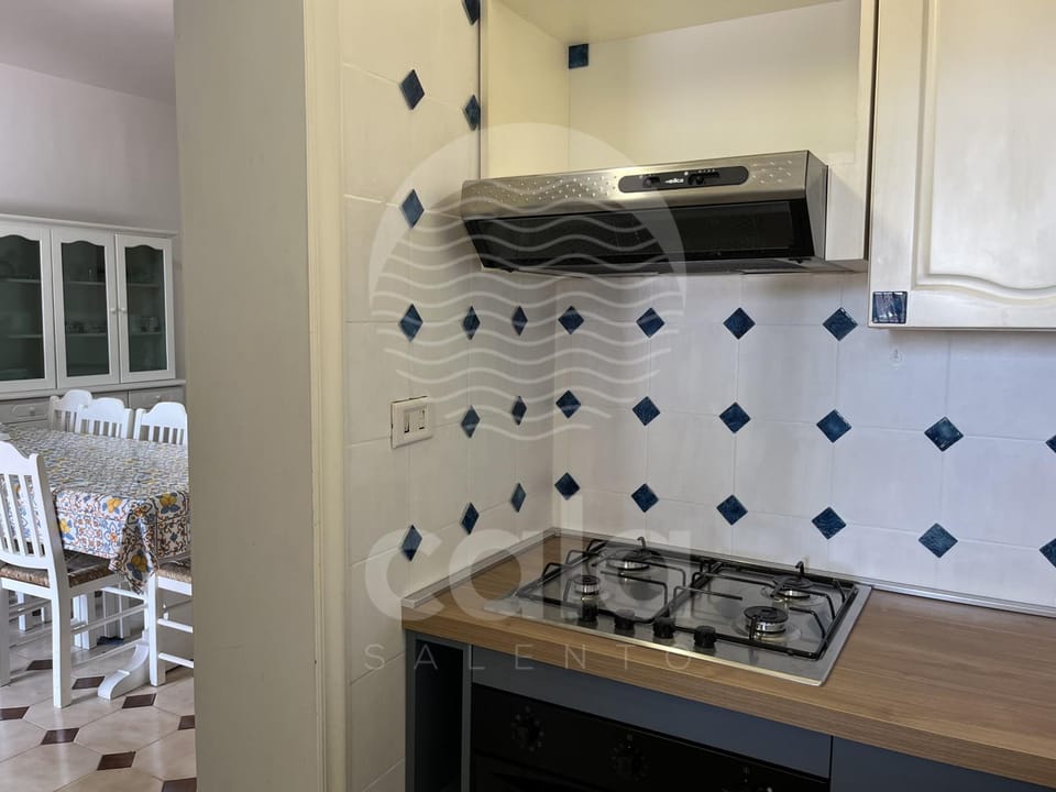 Kitchen or kitchenette, Dining area, stove