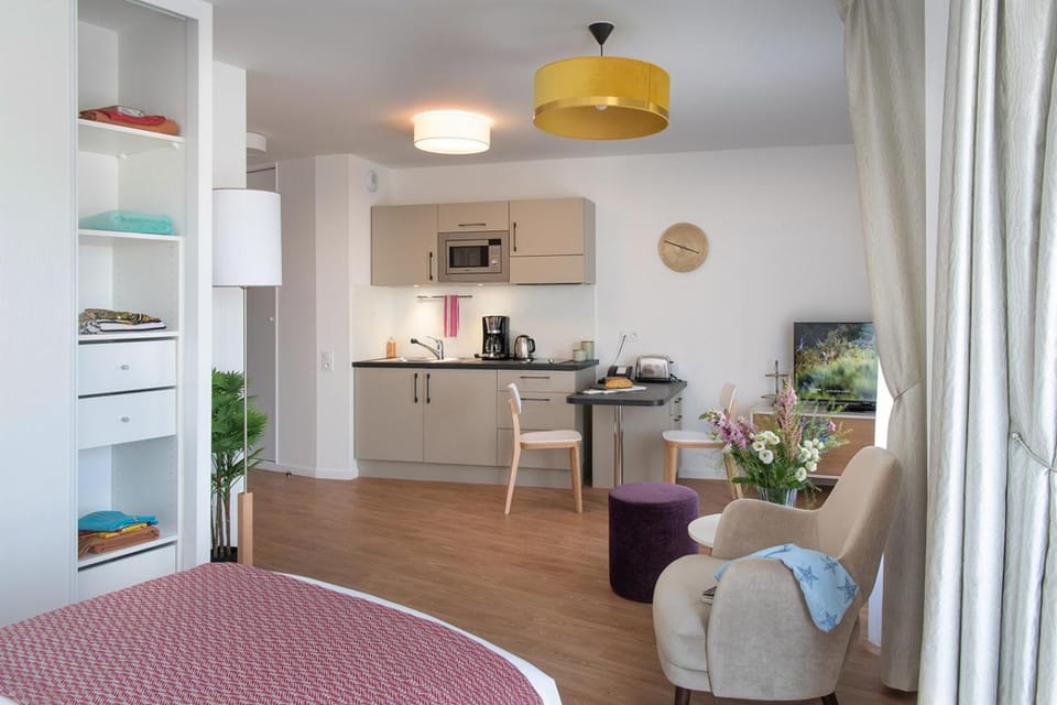 Résidence Services Seniors DOMITYS - LA BELLE EPOQUE Apartment hotel in Dinard