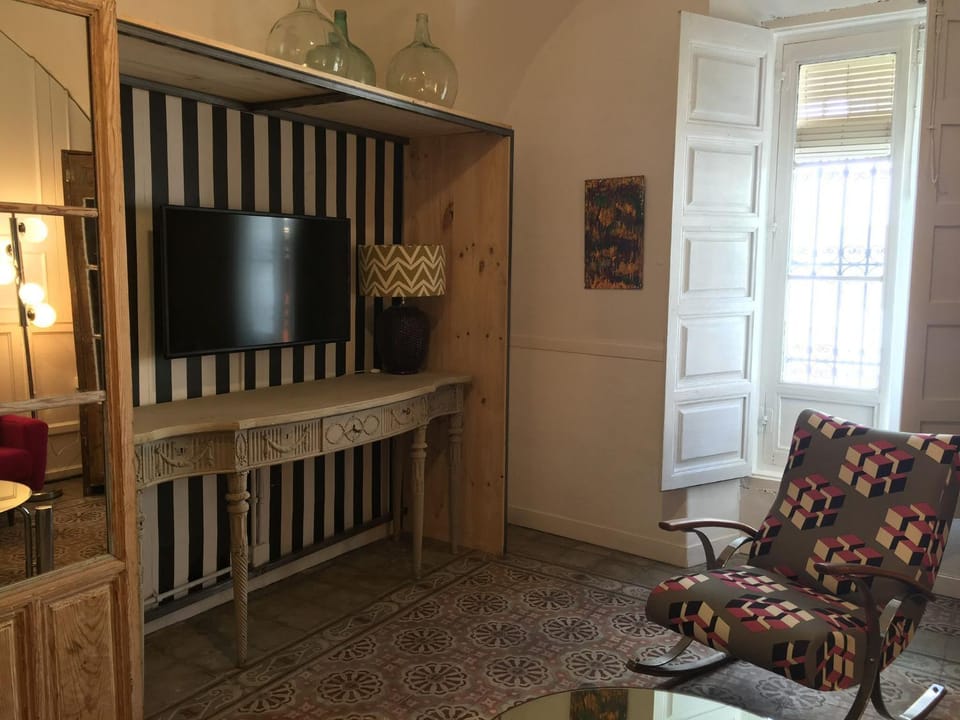 Apartamentos TUKASA VINTAGE Apartment in Cáceres‎