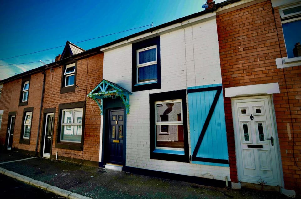 Property building, Facade/entrance