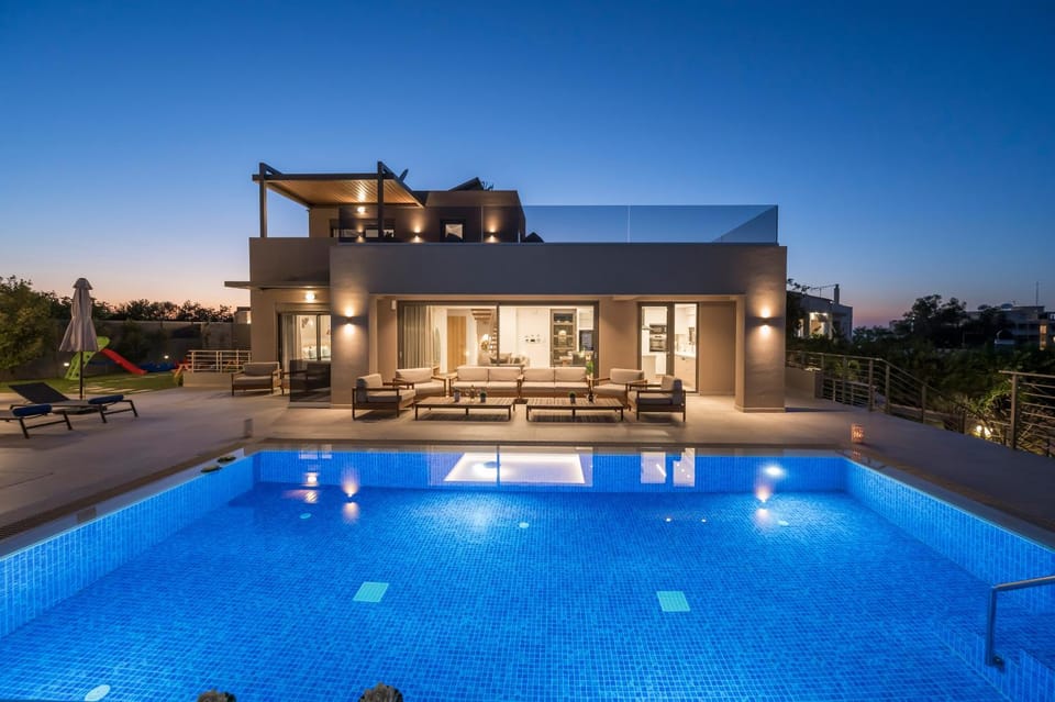 Property building, Pool view