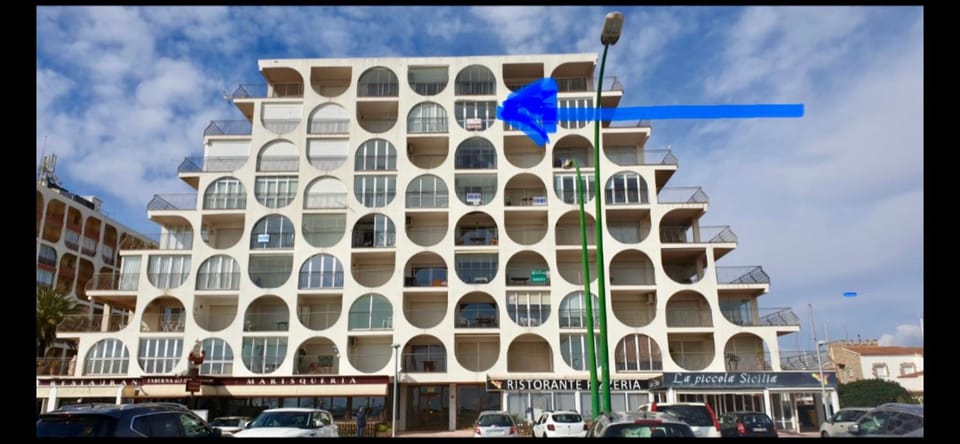 Property building, Location