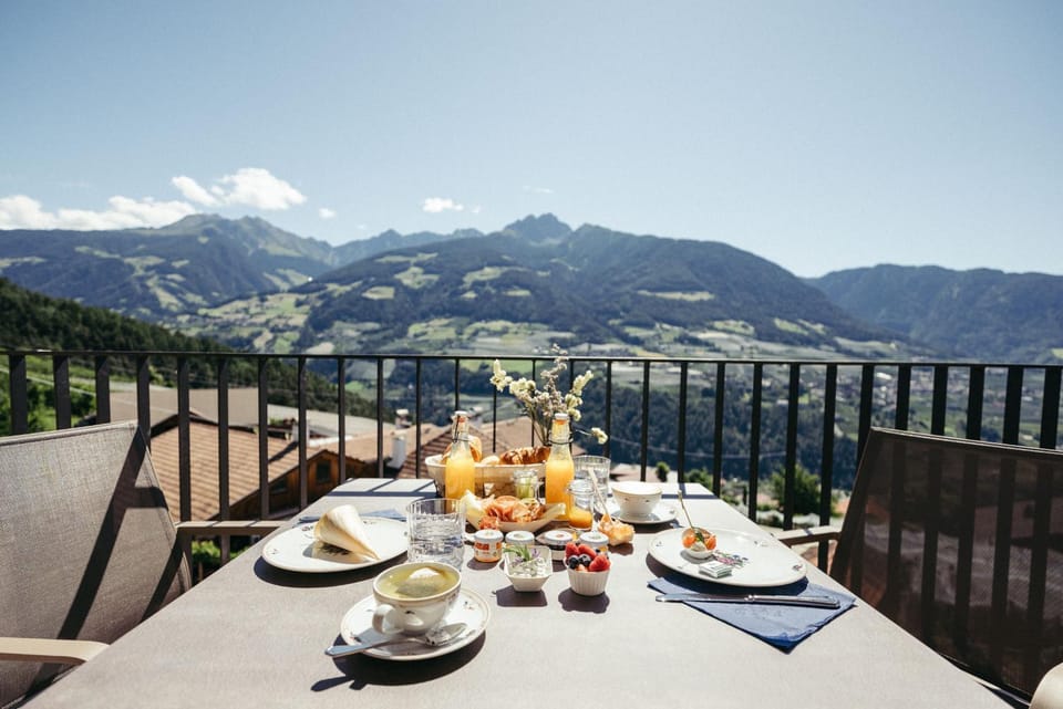 View (from property/room), Balcony/Terrace, Mountain view, Breakfast