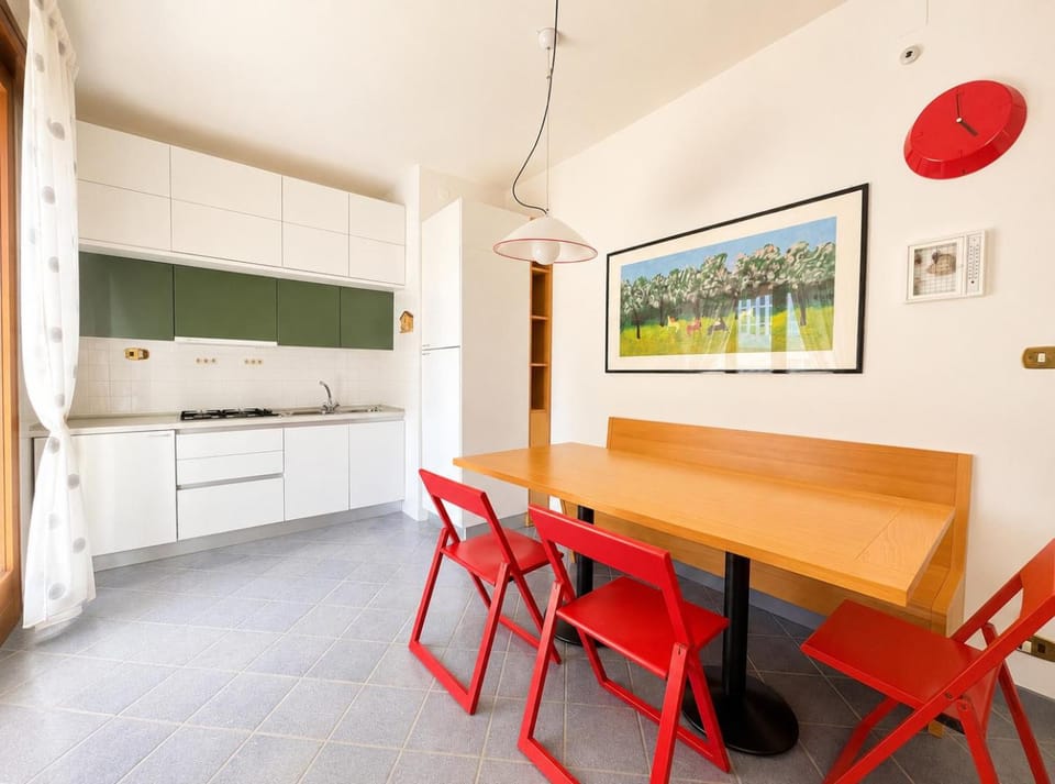 Dining area, Lunch