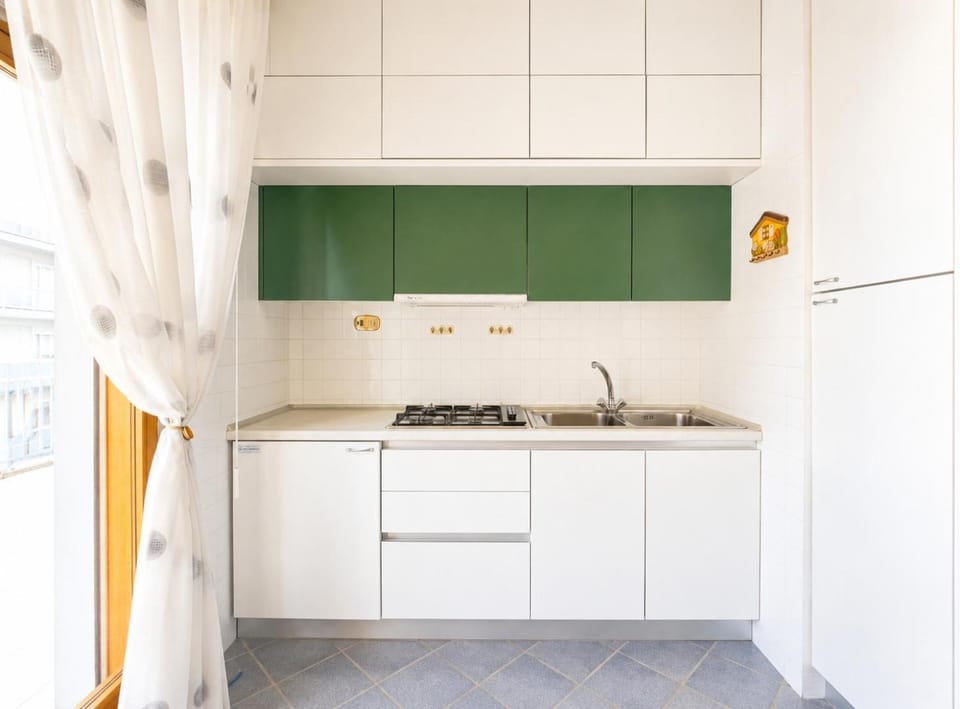 Kitchen or kitchenette, kitchen, kitchen