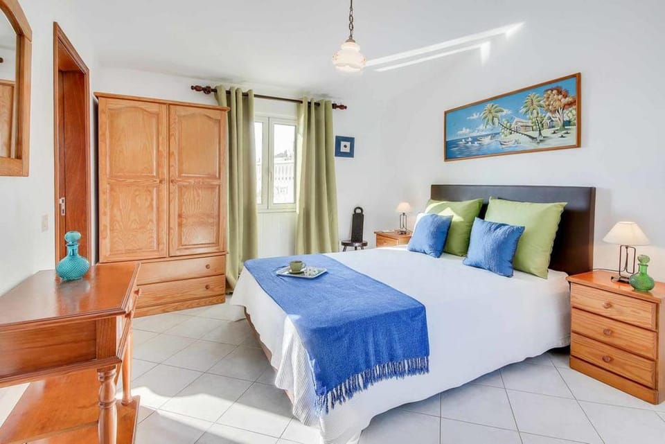 Property building, Living room, Bedroom