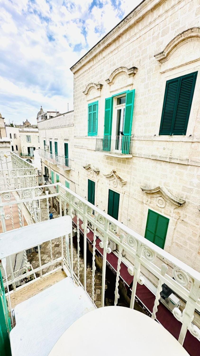 Property building, Day, View (from property/room), Balcony/Terrace