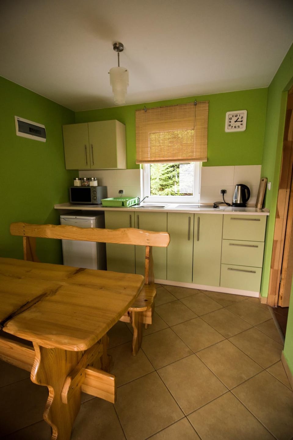 Kitchen or kitchenette, Dining area, stove