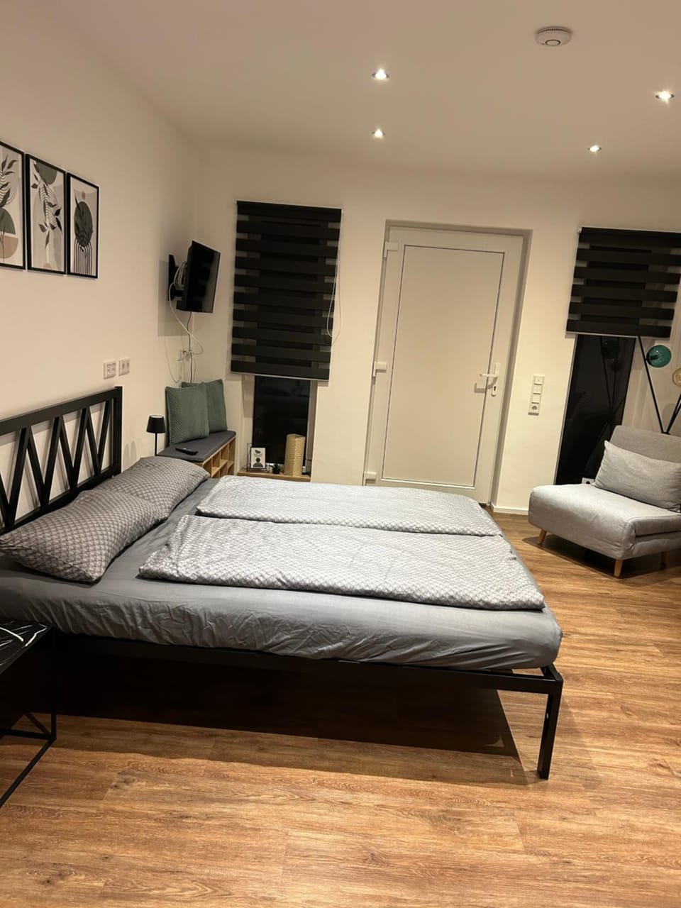 Photo of the whole room