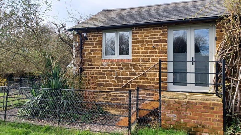 Property building, Spring, Day, Garden, Garden view