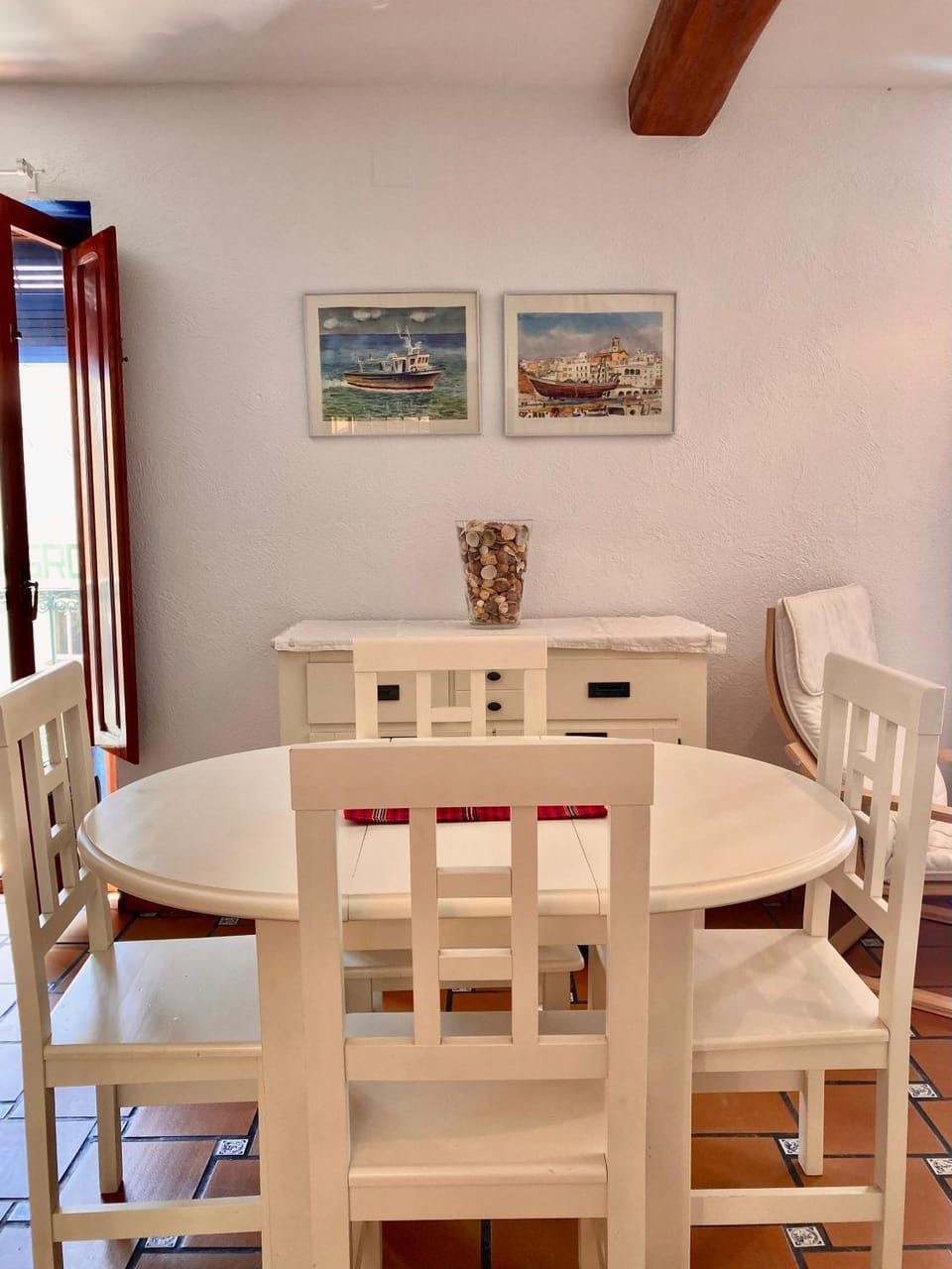 Seating area, Dining area