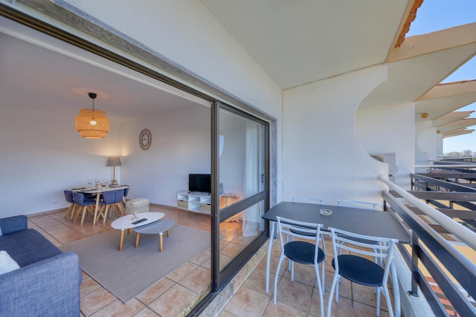 T2 renovated with ocean view Vilamoura Apartment in Quarteira