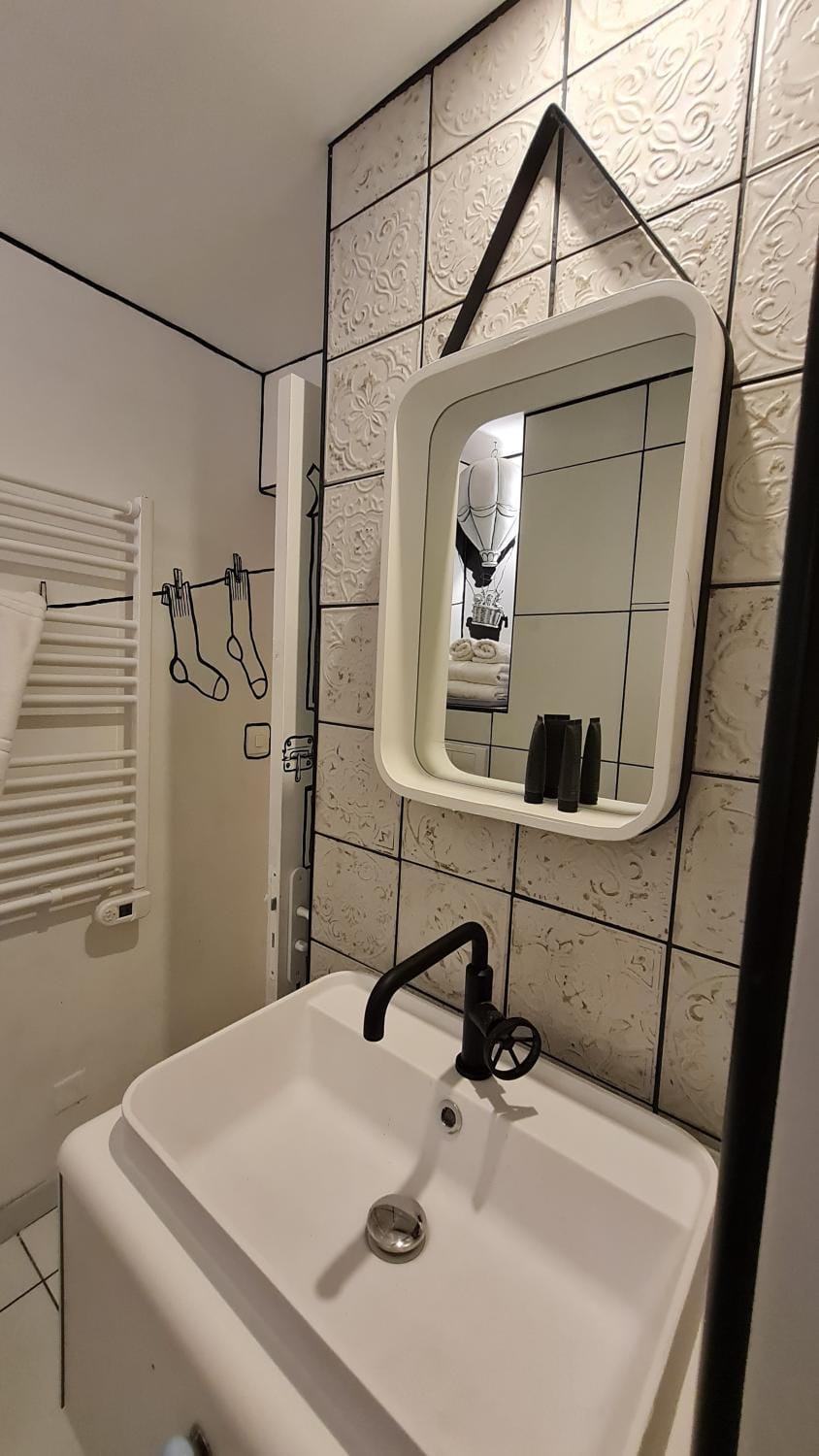 Studio illustré Insolite Apartment in Pays de la Loire