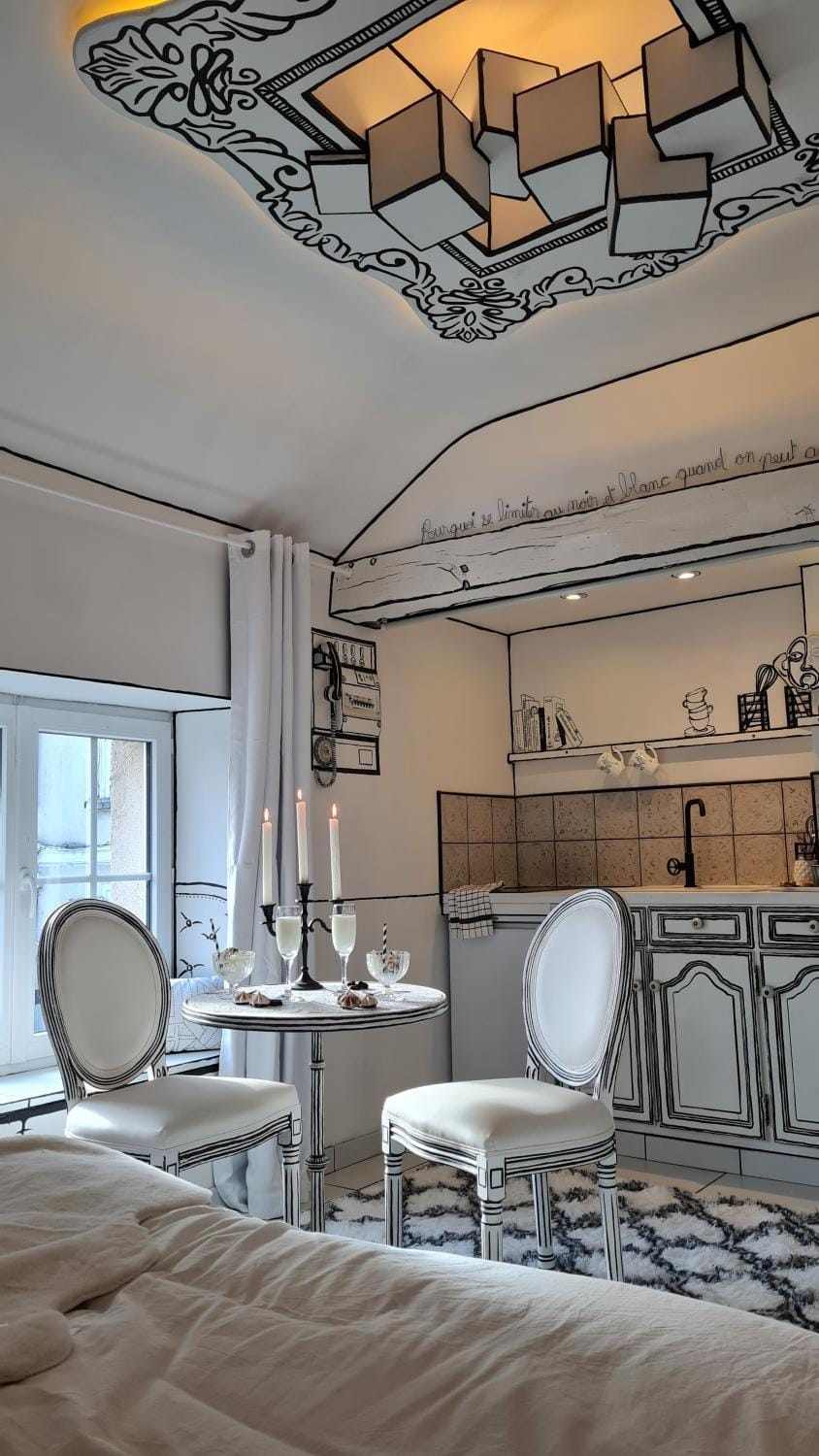 Studio illustré Insolite Apartment in Pays de la Loire