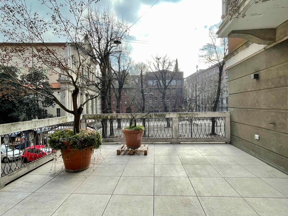 Property building, Balcony/Terrace