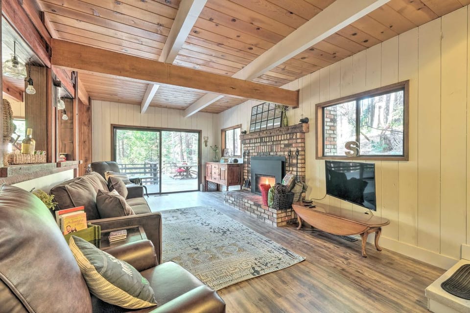 Walk Downtown Arnold Cabin with Large Deck! Cabin in Arnold