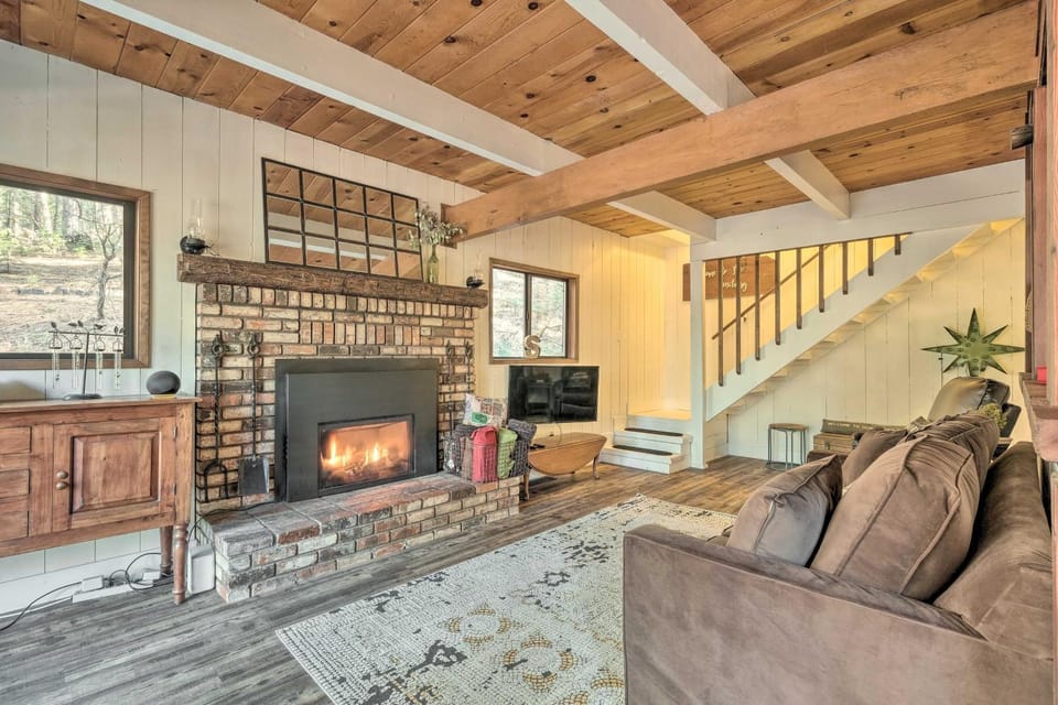 Walk Downtown Arnold Cabin with Large Deck! Cabin in Arnold