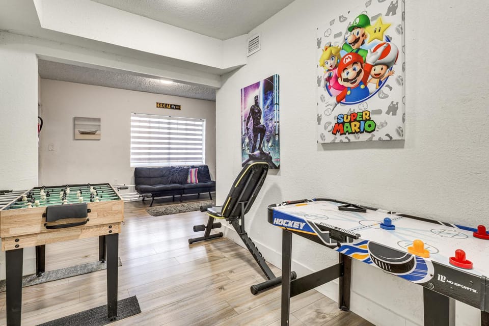 Group Hub w/ Game Room! 4 Mi to Hard Rock Stadium House in Miami Gardens