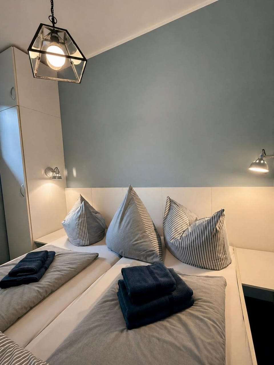 Bed, Bedroom, towels, wardrobe