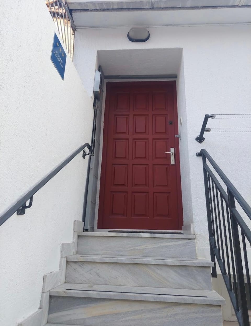 Facade/entrance