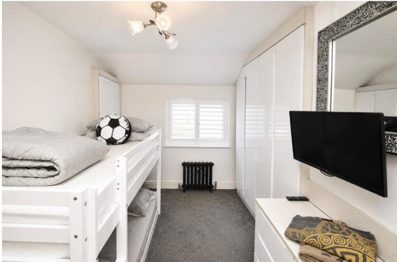 Lennon cottage House in Widnes