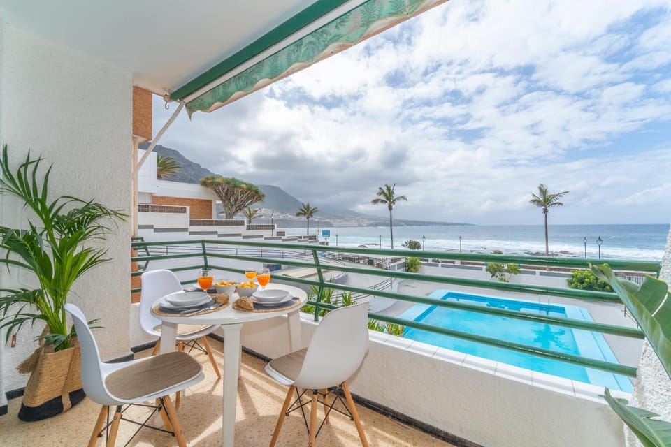 Balcony/Terrace, Pool view, Swimming pool