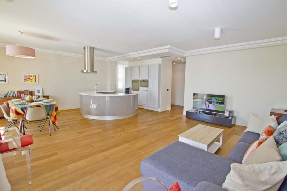 Communal lounge/ TV room, Living room