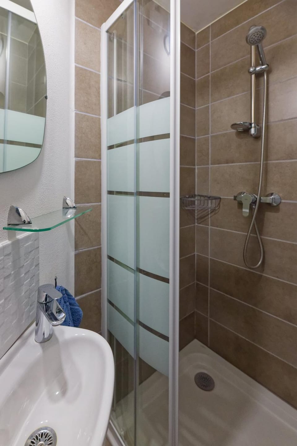 Shower, Bathroom, towels