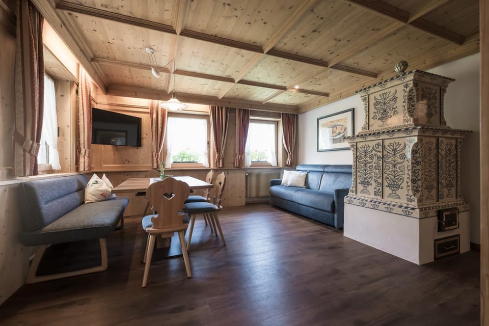 Chalet Aldian Dolomites Apartment in Sëlva
