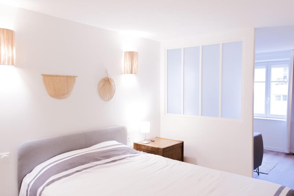 Bed, Photo of the whole room