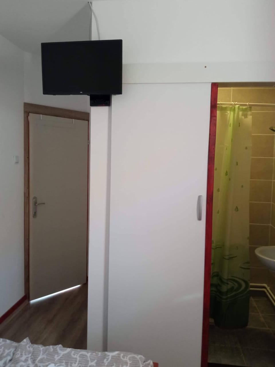 TV and multimedia, Photo of the whole room